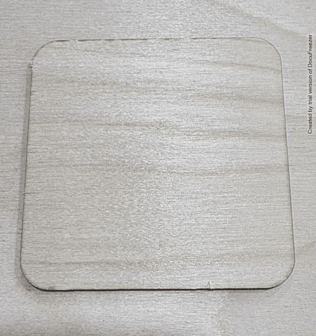 Petit support en bois pour verre ou tasse